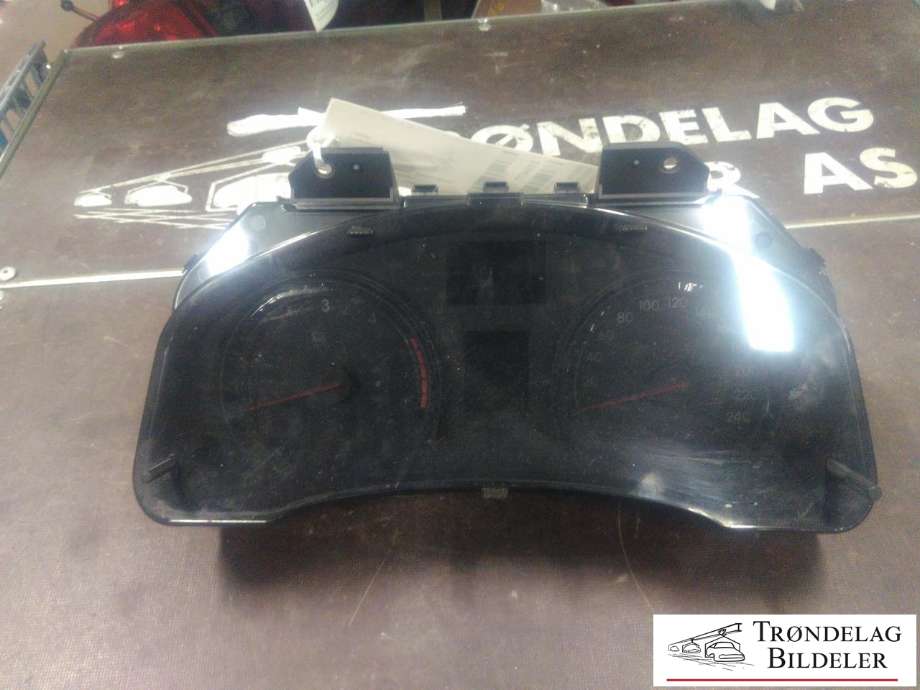 Instrumentpanel til Toyota Avensis, 2009-2015 (Type III, Fase 1)  (TOYOTA|83800-05K21)