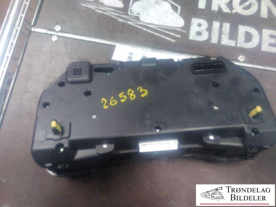 Instrumentpanel til Toyota Avensis 2009-2015 (Type III, Fase 1)  (TOYOTA|83800-05K21|MB257470-0944|)