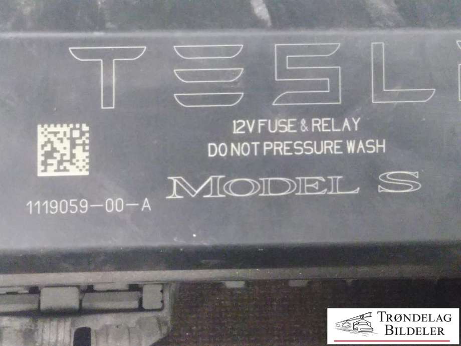 Sikringsboks motorrom til Tesla Model S 2016-2021 (Fase 2)  (1119059-00-A|)