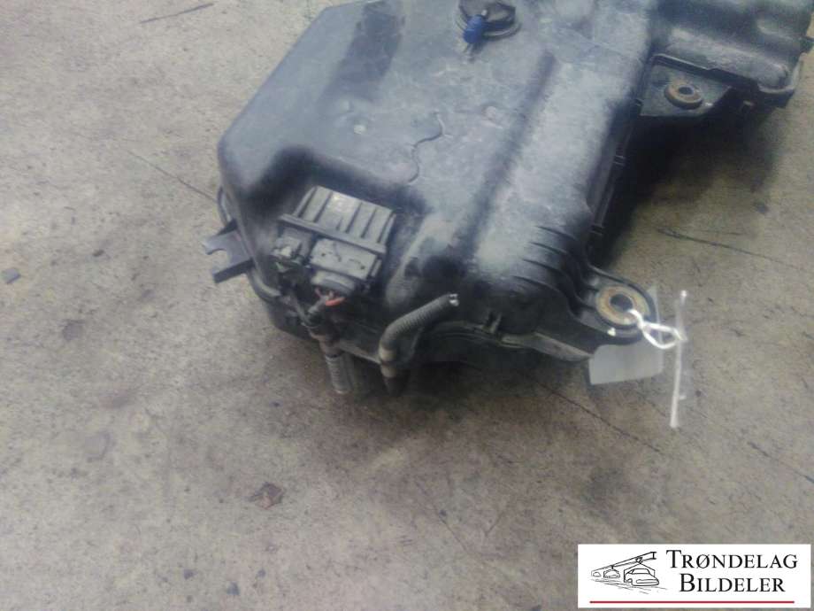 AdBlue tank til VW Transporter / Caravelle 2009-2015 (Fase 2) (T5) (T5) (7E0 131 877 F|073 KOF0297628C|)