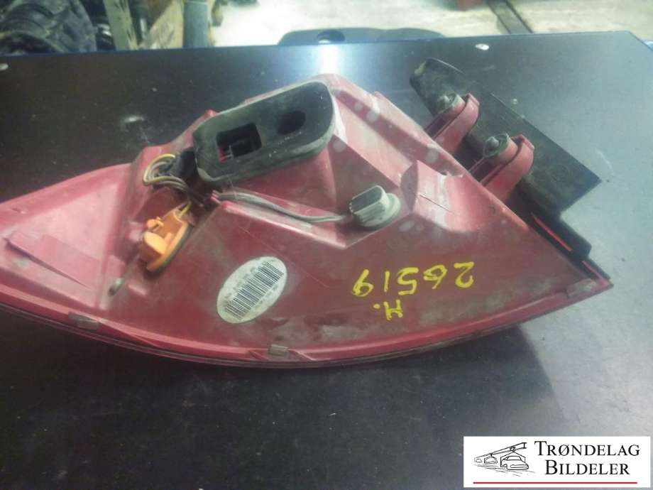 Baklykt høyre ytre til VW Passat 2011-2015 (B7) (B7) (3AF 945 208 B|2SK 010 746-02|)