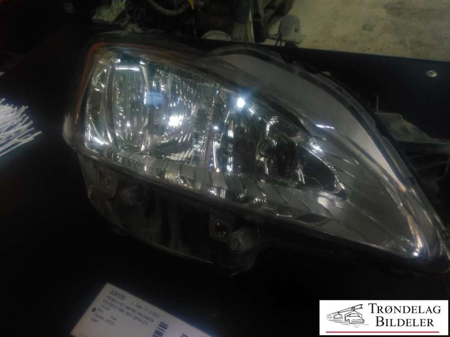 Frontlykt høyre halogen til Peugeot 508 2011-2014 (Type I, Fase 1)  (VALEO|96 783 930 80|89905998|)