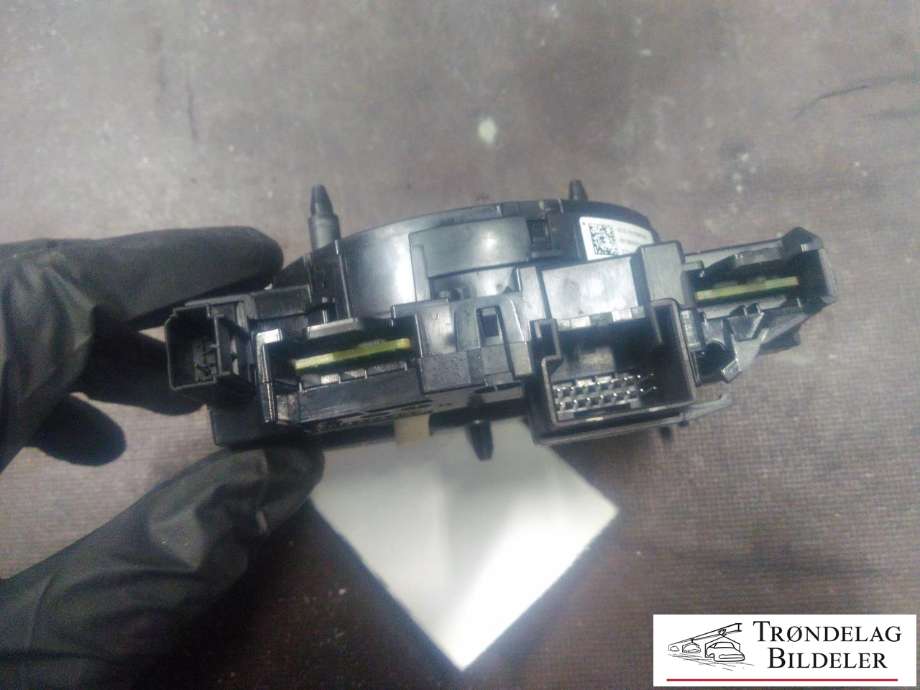 Airbag slepering til Škoda Octavia 2013-2016 (Type III, Fase 1)  (VW AG|5Q0 953 549 C|10104672-01|)