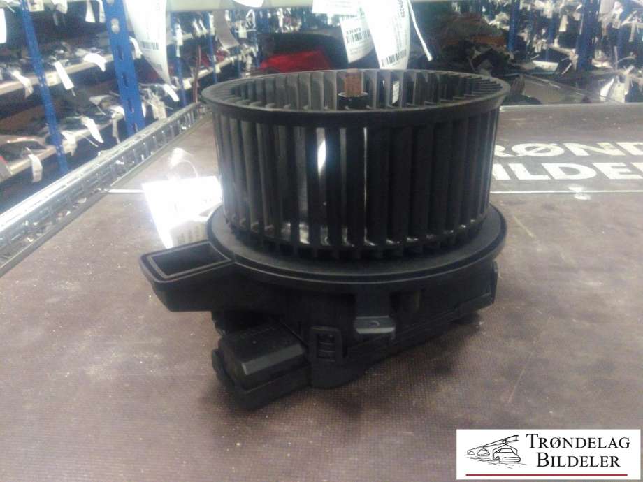 Varmeapparat motor til Audi A4, Allroad 2016-->> (Type II) (B9) (B9) (MAHLE|C24245-107|4M1 820 021 B|)