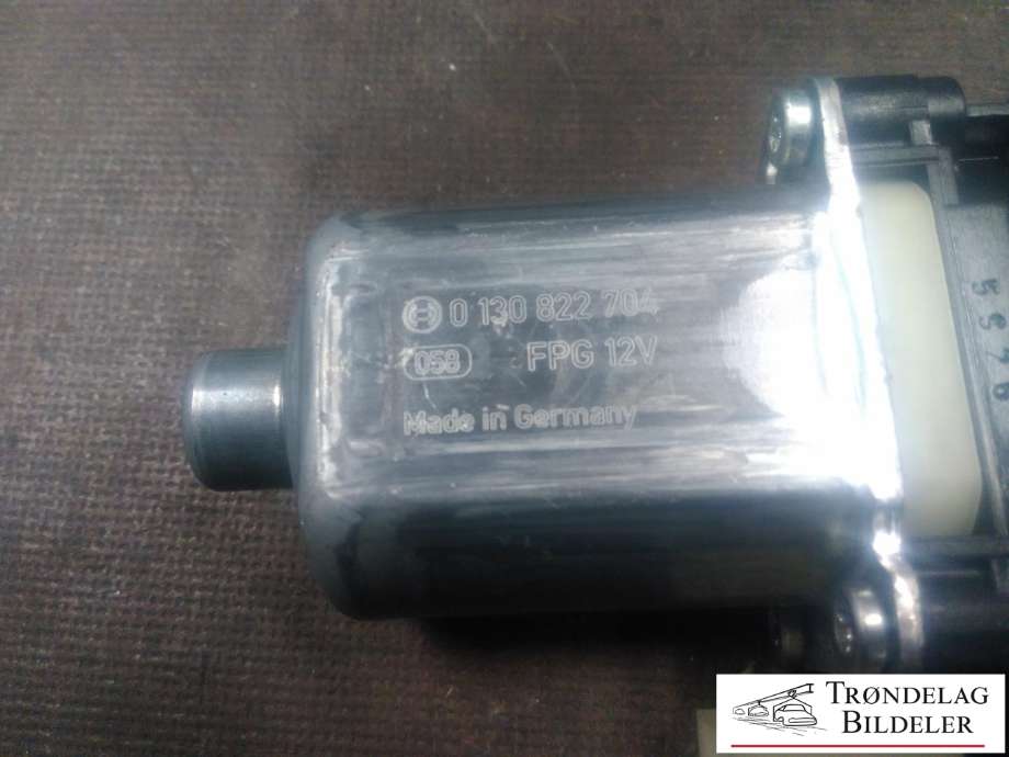 Ruteheis, kun motor, høyre foran til Audi A4, Allroad 2016-->> (Type II) (B9) (B9) (0 130 822 704|)