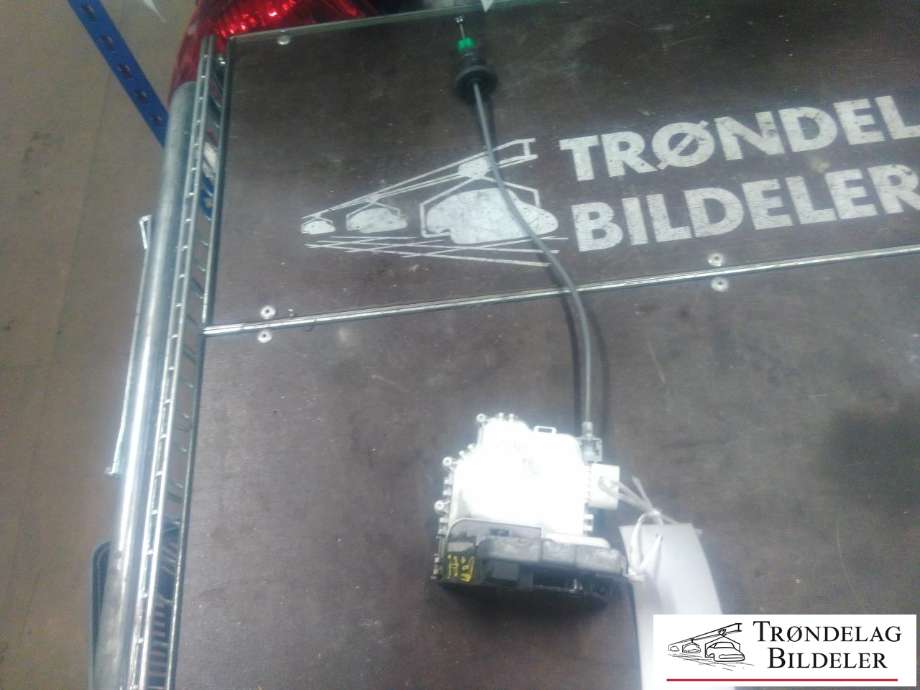 Låsekasse venstre foran til Audi A4, Allroad, 2016-->> (Type II) (B9) (B9) (8X1 837 016 C)