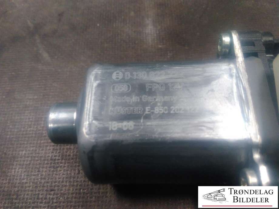 Baklukeåpner motor til Audi A4, Allroad 2016-->> (Type II) (B9) (B9) (8W9 863 560|9929003831|)
