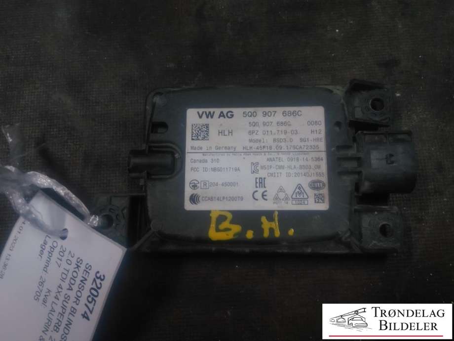 Sensor blindsone til Škoda Superb, 2015-->> (Type III)  (VW AG|5Q0 896 686C)