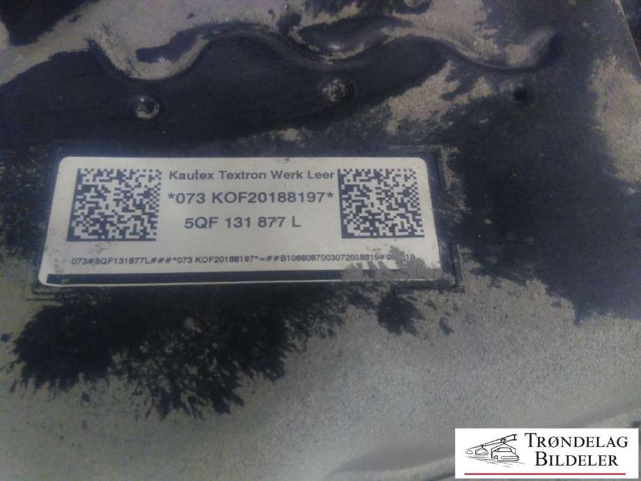 AdBlue tank til Škoda Kodiaq 2017-->>  (5QF 131 877 L|5QF 131 877 P|)