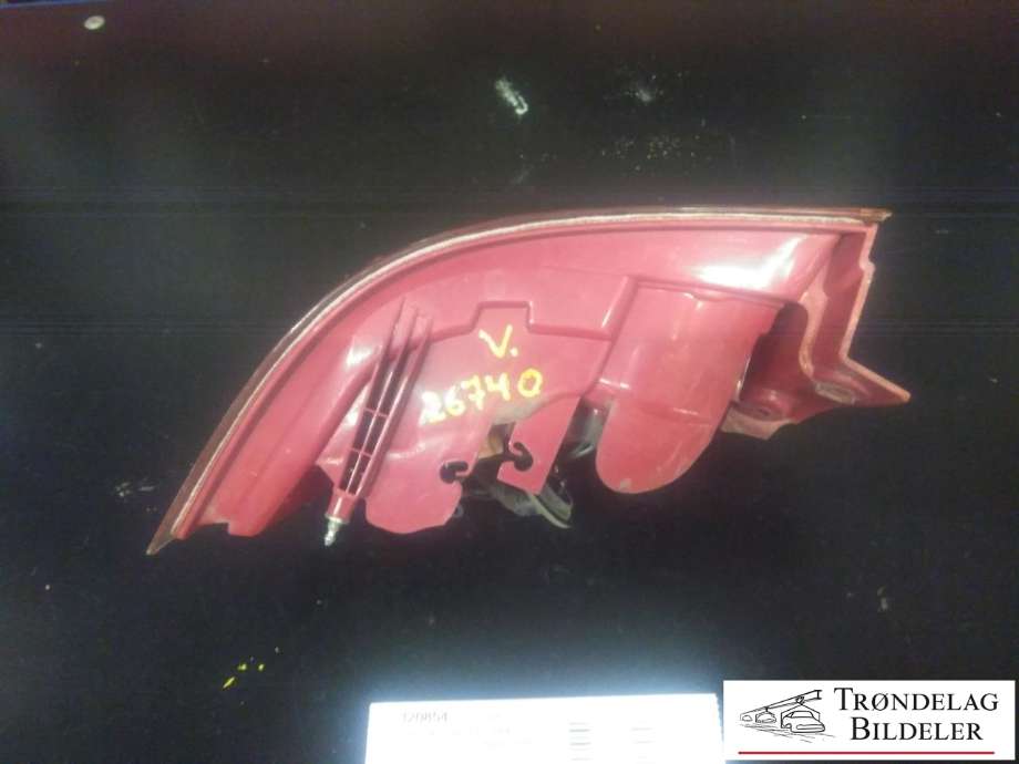 Baklykt venstre ytre til Mitsubishi Lancer 2008-2017  (8330A555|)