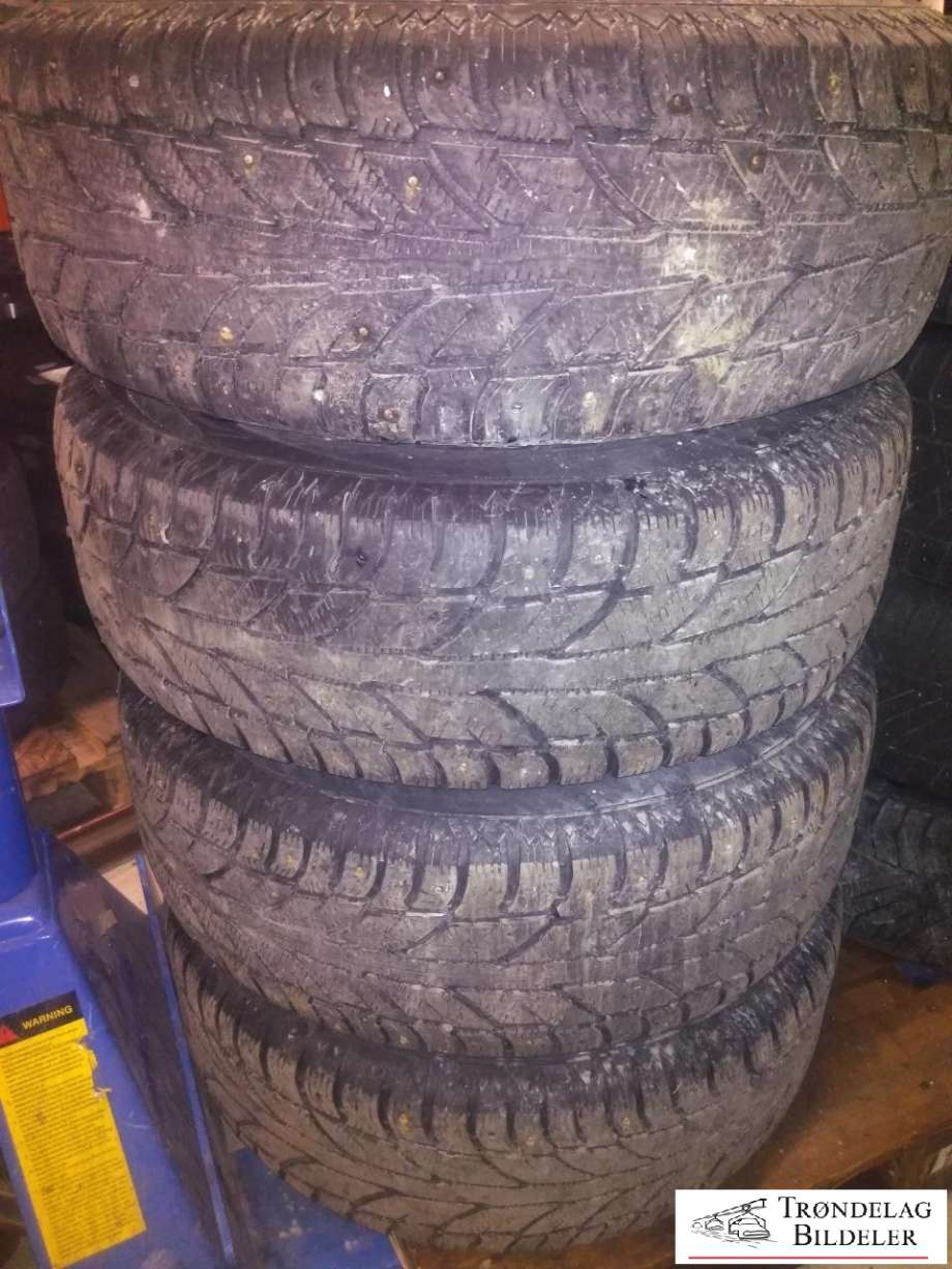 Hjulsett aluminium vinter til Toyota Hilux 2012-2016 (COOPER|235/75R15 6X139.7 7JX15 ET30 CB106.1MM|2-3MM MØNSTERDYBDE|PROD:34-17)