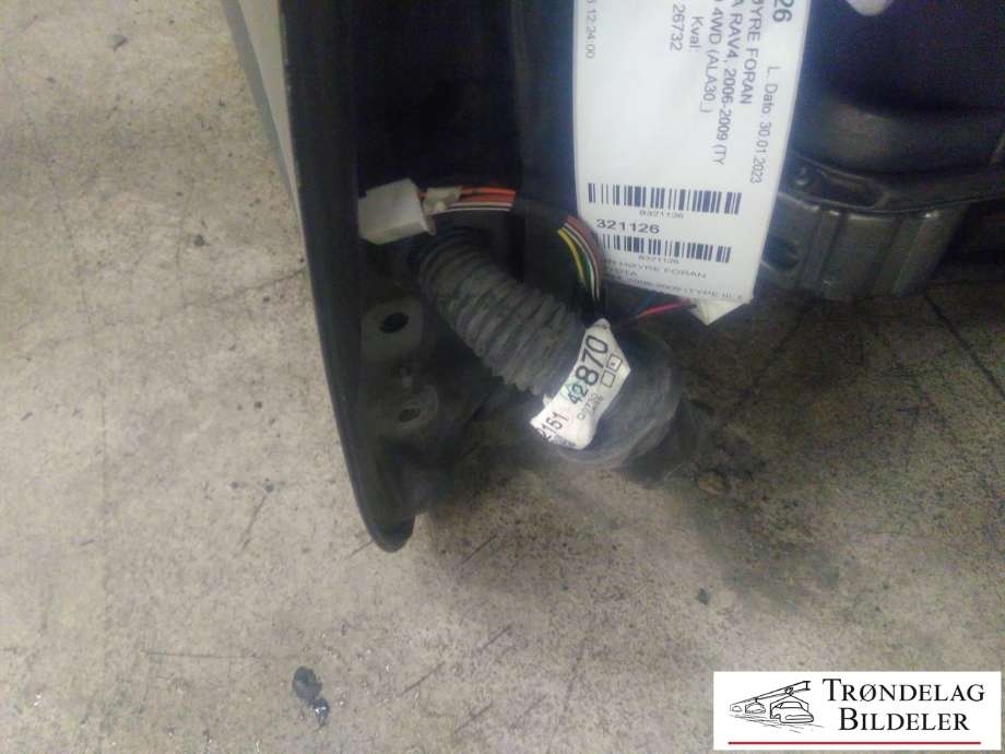 Dør høyre foran til Toyota RAV4 2006-2009 (Type III, Fase 1)  (67001-42120|67001-42110|)