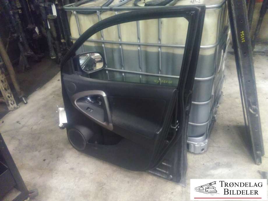 Dør høyre foran til Toyota RAV4 2006-2009 (Type III, Fase 1)  (67001-42120|67001-42110|)