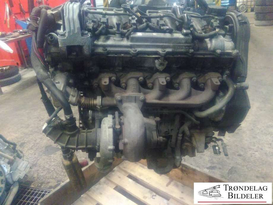 Motor diesel til Volvo XC90 2002-2006 (Type I, Fase 1) (8251492|6900630|6900632|6900665|6900679|6900891|6900976|6900978|6900980|6901044|6901052|6901056|6901064|6901066|6901101|6901103|6901105|6901191|6901197|6901199|6901209|6901211|6901215|6901343|6901354|6901397|6901414|8602786)