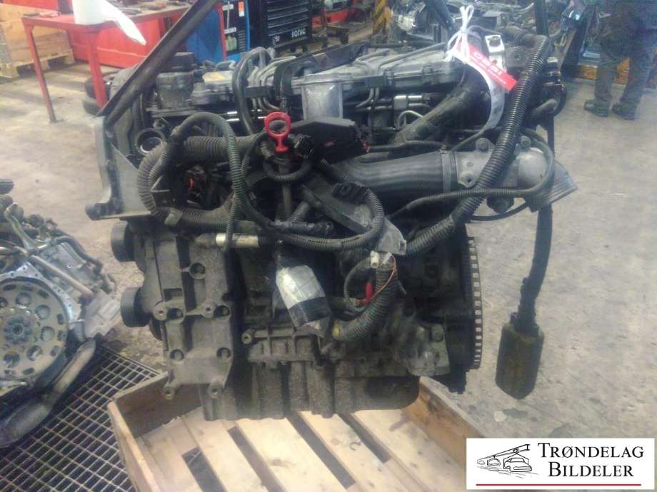 Motor diesel til Volvo XC90 2002-2006 (Type I, Fase 1) (8251492|6900630|6900632|6900665|6900679|6900891|6900976|6900978|6900980|6901044|6901052|6901056|6901064|6901066|6901101|6901103|6901105|6901191|6901197|6901199|6901209|6901211|6901215|6901343|6901354|6901397|6901414|8602786)