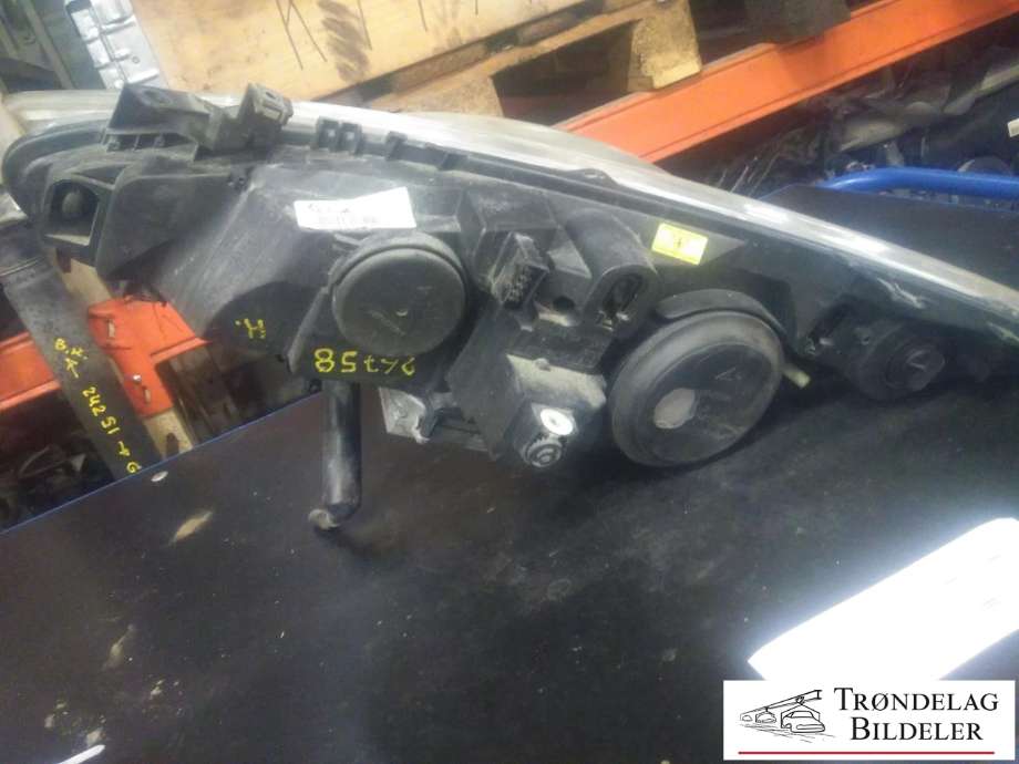 Frontlykt høyre xenon til Peugeot 307 2005-2008 (Fase 2)  (AL|9655763780|)