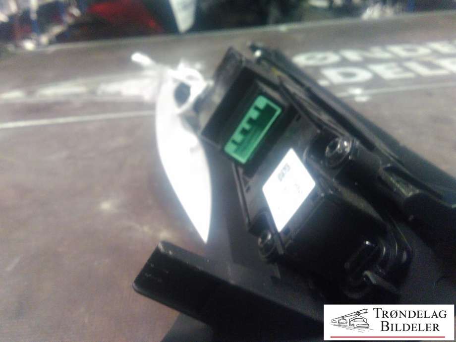 Bilstereo betjeningspanel til Volvo V90 / V90 CC / S90 2016-->> (P31398845|T16520034201|)