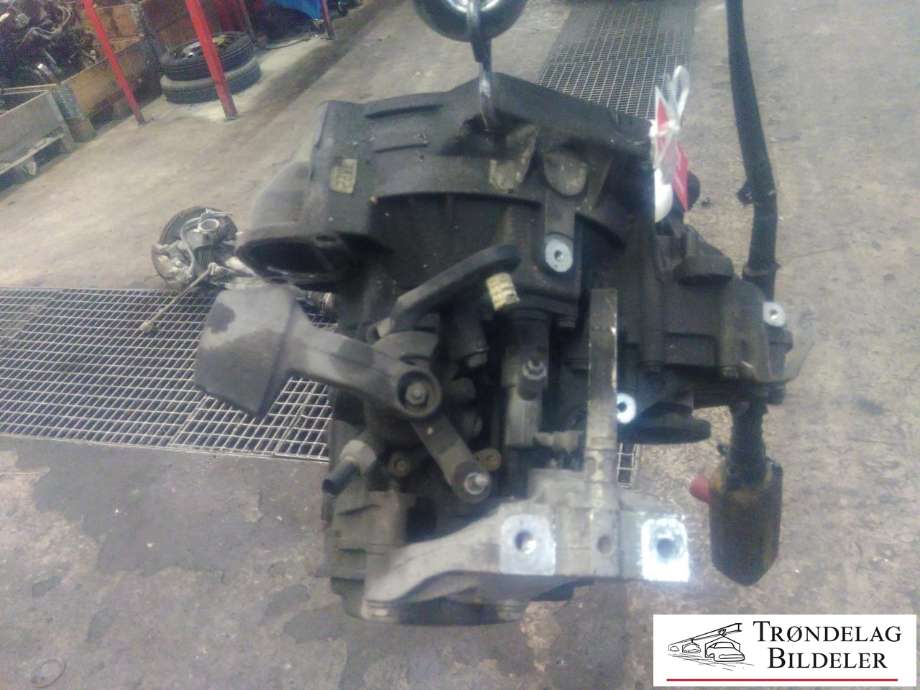 Girkasse manuell til VW Passat 2005-2010 (B6) (B6) (0A4 300 045 N|0A4 300 045 NX|)