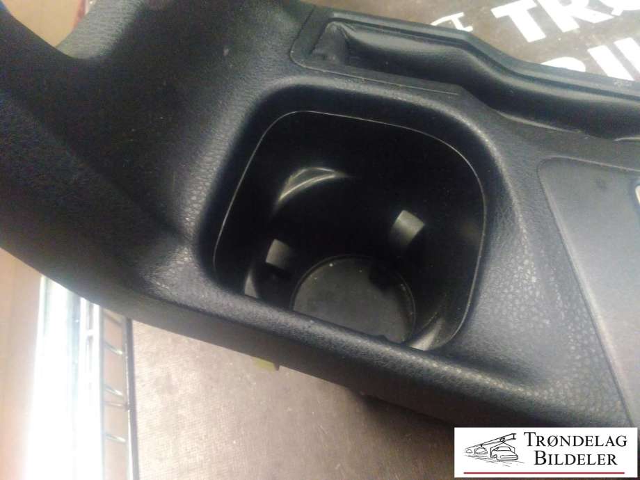 Innredning, Konsoll til Toyota RAV4 2016-2019 (Type IV, Fase 2)  (5880442180B1|)
