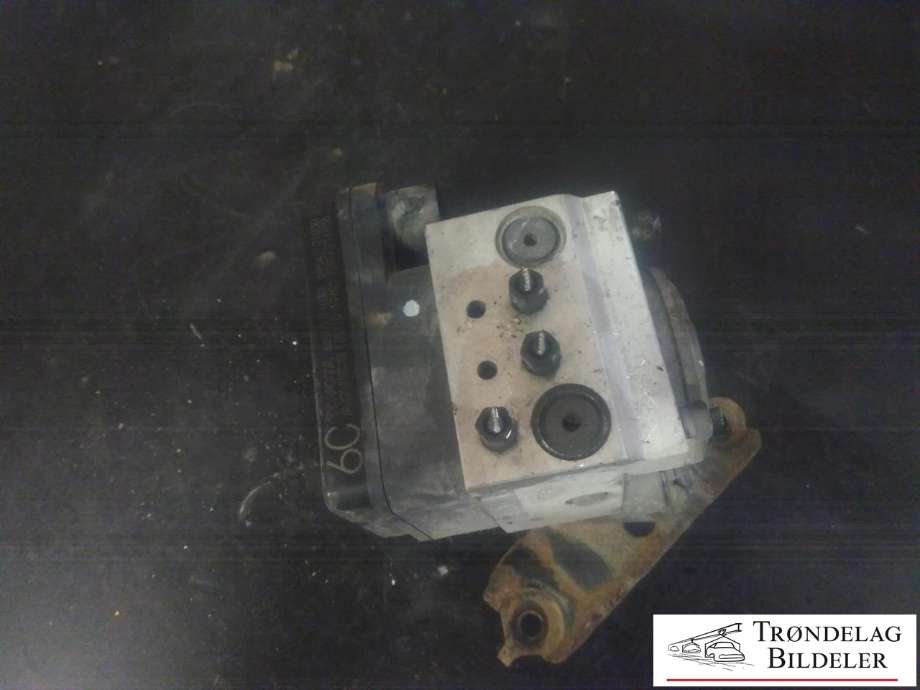 ABS sentral til Toyota Hilux 2012-2016  
