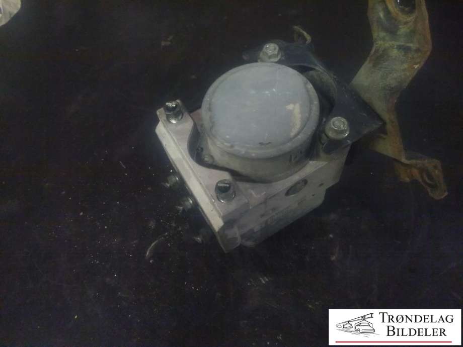 ABS sentral til Toyota Hilux 2012-2016  