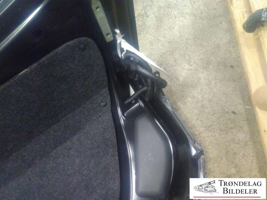 Bakluke sedan til Toyota Corolla 2007-2013  (64401-02290|)