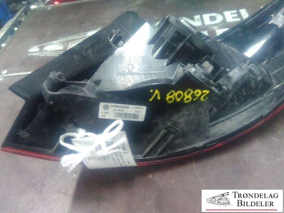 Baklykt venstre ytre til VW CC 2012-2014 (PASSAT CC) (PASSAT CC) (3C8 945 207 M|3C8 945 207 AD|)