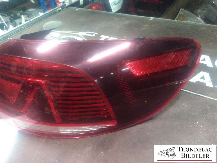 Baklykt høyre ytre til VW CC 2012-2014 (PASSAT CC) (PASSAT CC) (3C8 945 208 M|3C8 945 208 AD|)