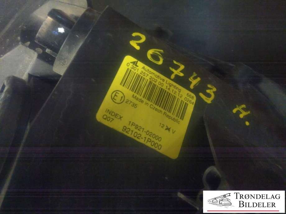Frontlykt høyre halogen til Kia Venga 2010-2017  (AL|0 301 257 202 00|1P921-02000|92102-1P000)