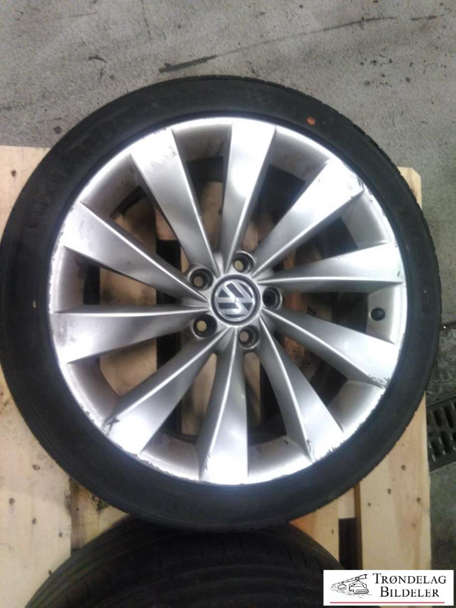 Hjulsett aluminium sommer til VW CC 2012-2014 (PASSAT CC) (PASSAT CC) (KUMHO|235/40ZR18 5X112 8JX18 ET41 CB57.1MM|1-2 MM MØNSTERDYBDE (UTSLITT)|PROD: 49-19)