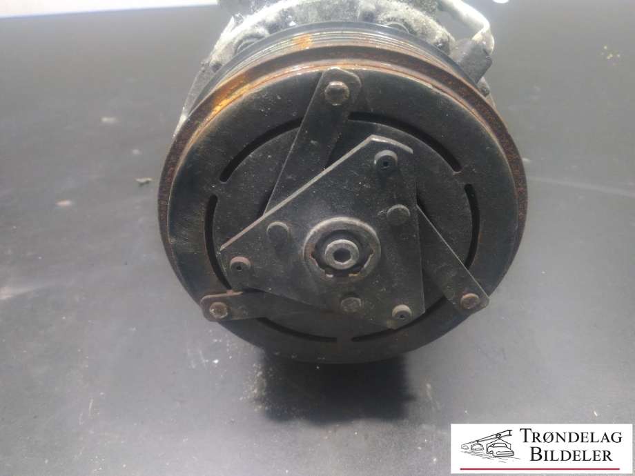 Aircondition kompressor til Nissan NV300 2016-->>  (RENAULT|6000618722|890947|4407439|4421833|4431984|4449478|8200848916|92600-1DA0R|93161911|93198641|93867705|95507849|70817186|70817187|6000620136|92600-00Q0B|92600-00Q0C|926000373R|926001732R|93459134|93459133|95523970|95523972|89313|813265|51-0634|ACP610000S)