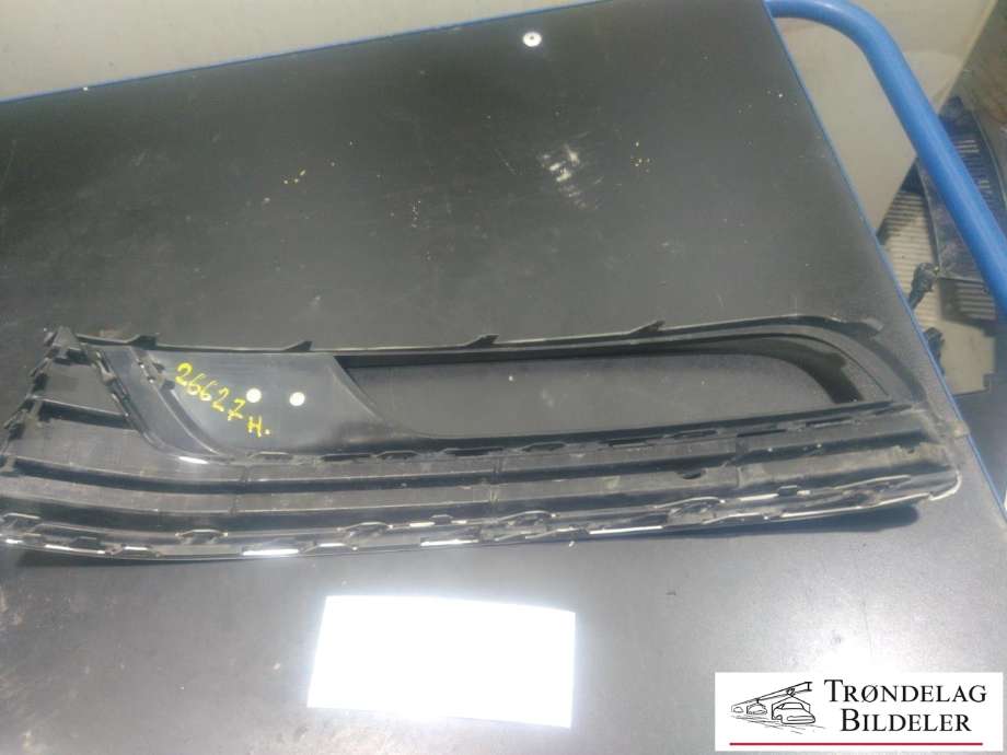 Grill høyre til VW Passat 2011-2015 (B7) (B7) (3AA854662A 9B9|3AA853666A|)