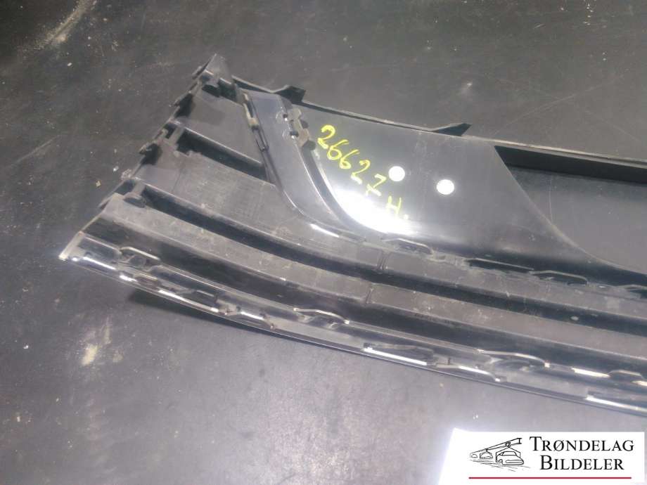 Grill høyre til VW Passat 2011-2015 (B7) (B7) (3AA854662A 9B9|3AA853666A|)