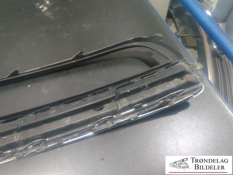 Grill høyre til VW Passat 2011-2015 (B7) (B7) (3AA854662A 9B9|3AA853666A|)