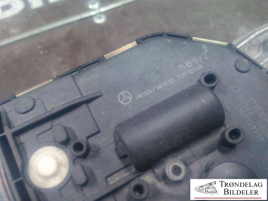 Viskermotor frontrute komplett m/overføring til Mercedes C-Klasse 2011-2014 (Fase 2) (W204) (W204) (BOSCH|1 397 220 666|3 397 021 440|)