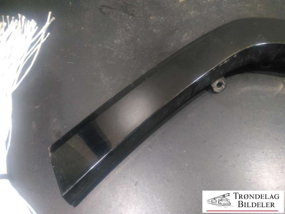 Hjulbuelist venstre bak til Toyota RAV4 2019-->> (Type V) (75605-42160-C0|)