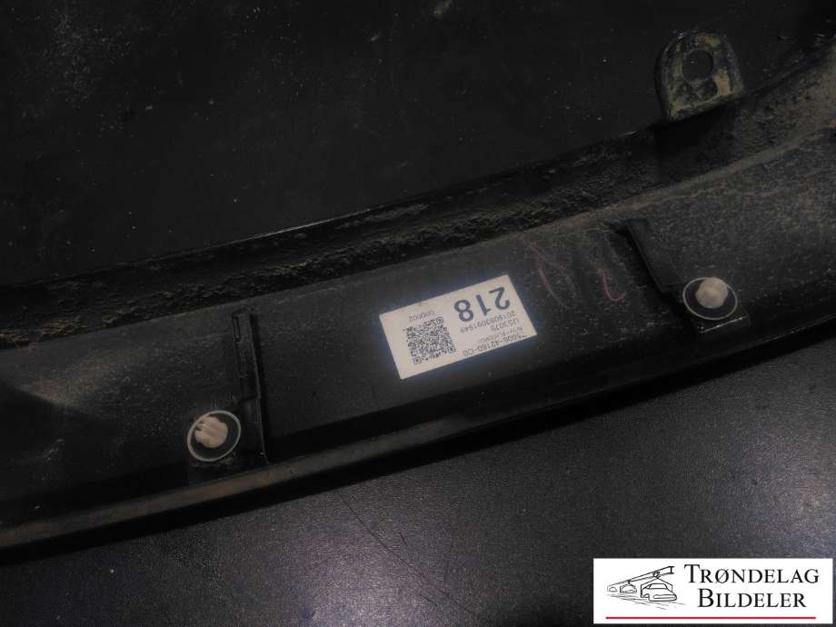 Hjulbuelist venstre bak til Toyota RAV4 2019-->> (Type V) (75605-42160-C0|)