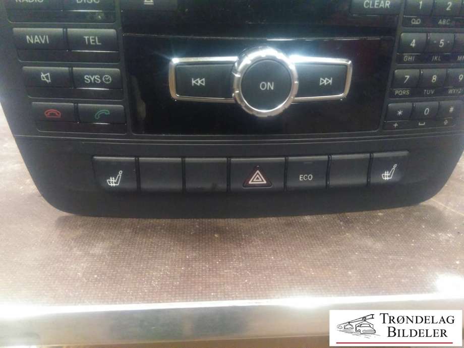 Bilstereo til Mercedes A-Klasse 2012-2018 (W176) (W176) (MERCEDES-BENZ|A 246 906 42 00|A 246 906 41 00|)