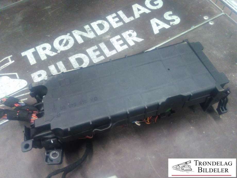 Sikringsboks kupe til Mercedes A-Klasse 2012-2018 (W176) (W176) (A2465400040|)