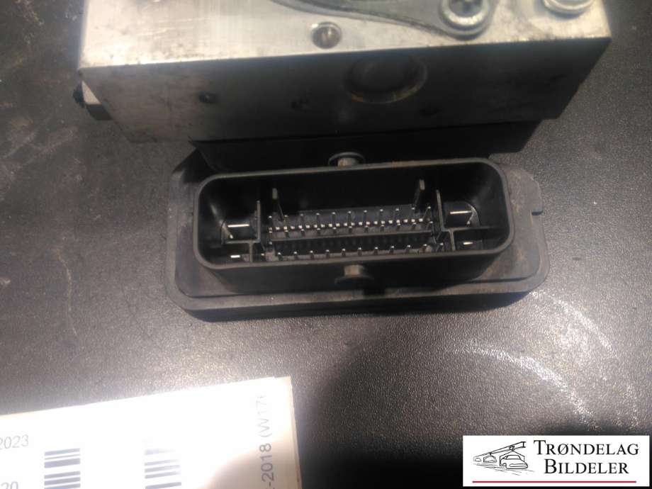 ABS sentral til Mercedes A-Klasse 2012-2018 (W176) (W176) (A 009 431 52 12|A 009 431 22 12|A 009 431 65 12)