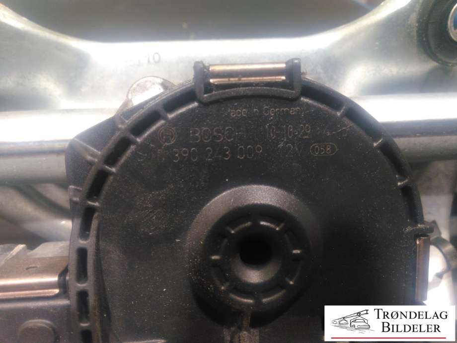 Viskermotor frontrute komplett m/overføring til Opel Meriva B 2010-2017 (BOSCH|0390243009|)