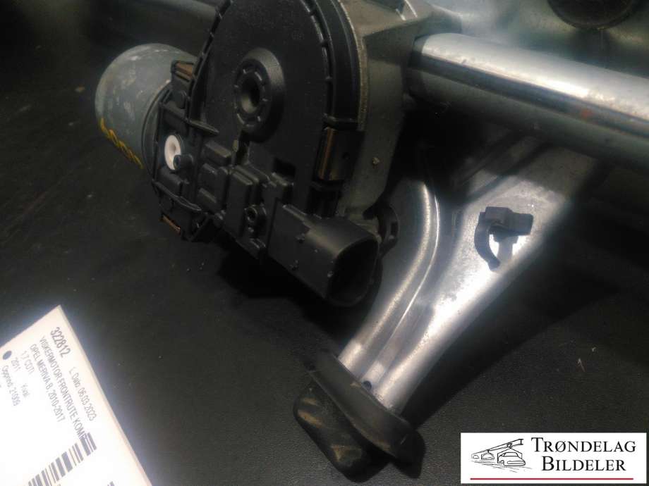 Viskermotor frontrute komplett m/overføring til Opel Meriva B 2010-2017 (BOSCH|0390243009|)