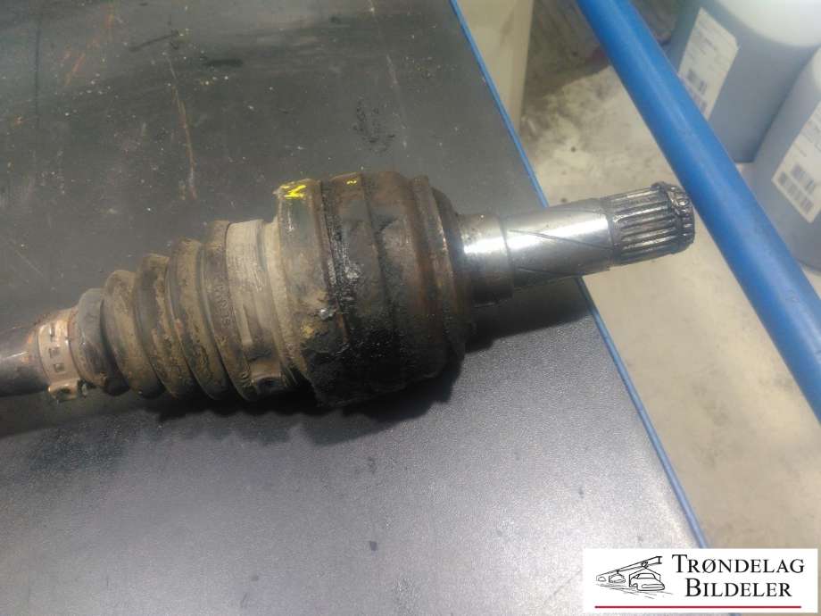 Drivaksel venstre bak, diesel/manuell til Volvo XC70 2008-2013 (Type II, Fase 1)  (6G9N-4B402-BA|)
