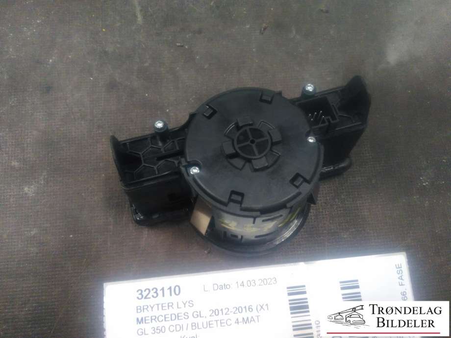 Bryter lys til Mercedes GL 2012-2016 (Fase 1) (X166) (X166) (A212 905 05 51|10091531|)