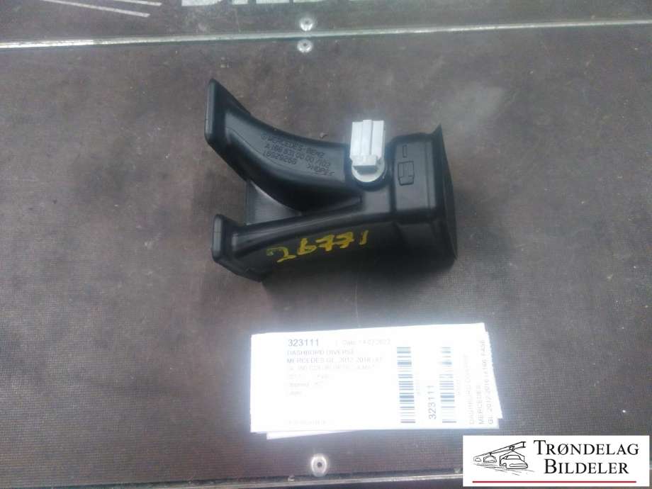 Dashbord diverse til Mercedes GL, 2012-2016 (Fase 1) (X166) (X166) (A 166 831 00 00)