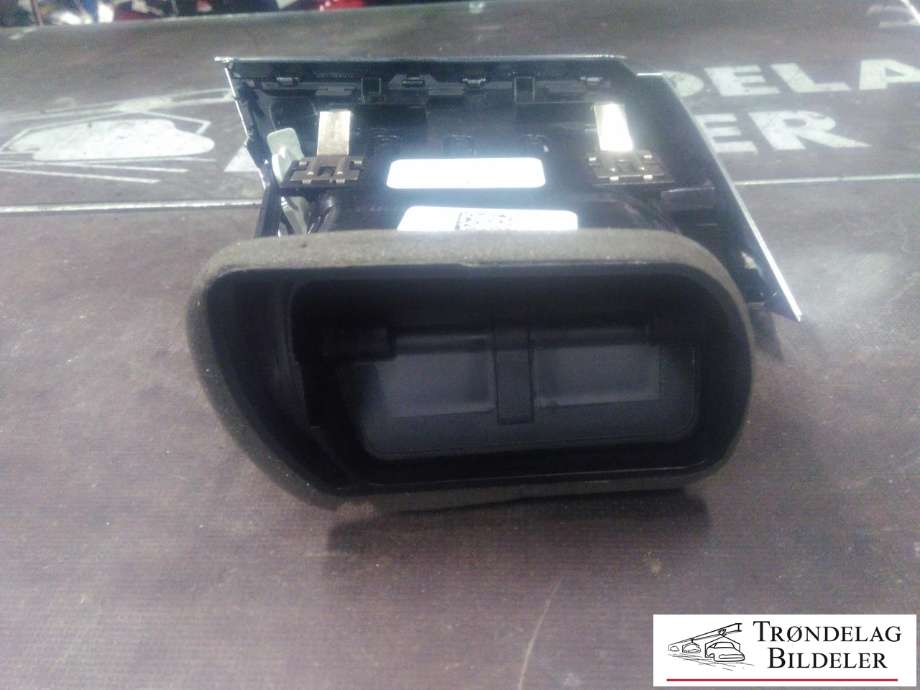 Dashbord friskluftdyse til Mercedes GL 2012-2016 (Fase 1) (X166) (X166) (A166 830 02 54|)