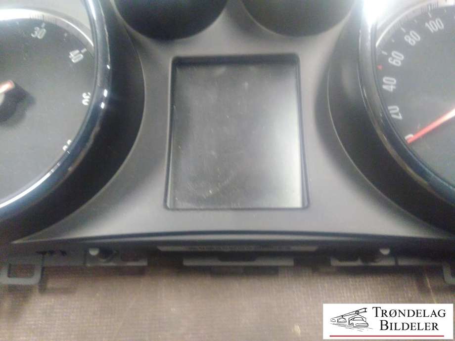 Instrumentpanel til Opel Mokka 2012-2016 (Type I, Fase 1)  (95375175|A2C90117600|)