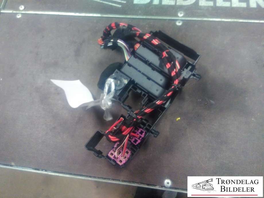 Sikringsboks til Audi Q5 2008-2012 (Type I, Fase 1)  