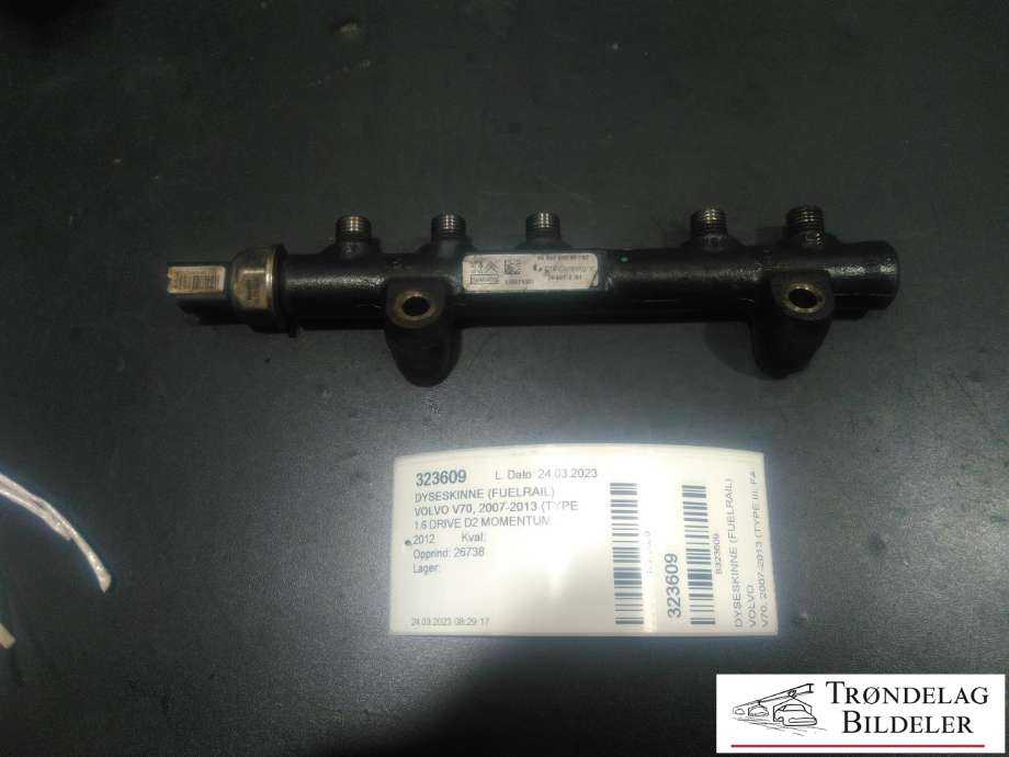 Dyseskinne (fuelrail) til Volvo V70 2007-2013 (Type III, Fase 1) (9685297580|31422168|31422169)