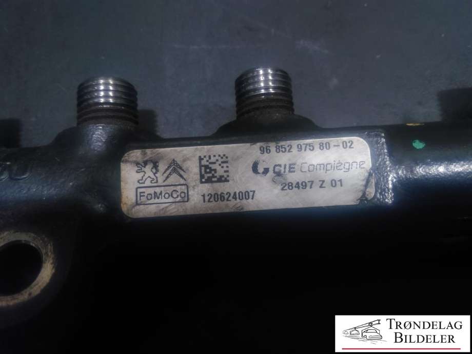 Dyseskinne (fuelrail) til Volvo V70 2007-2013 (Type III, Fase 1) (9685297580|31422168|31422169)